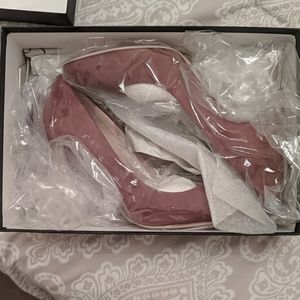 BRAND NEW Giuseppe Zanotti Suede pump